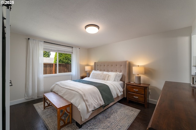 1025 S Grant St, Canby, OR 97013 - bedroom featuring dark wood finished floors and baseboards