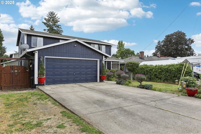 3490 Midway Ave NE, Salem, OR 97301 - traditional-style house with a garage and concrete driveway