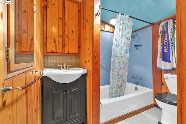 91625 W Fork Rd, Deadwood, OR 97430 - full bathroom with tasteful backsplash, shower / bath combo with shower curtain, vanity, and tile patterned floors