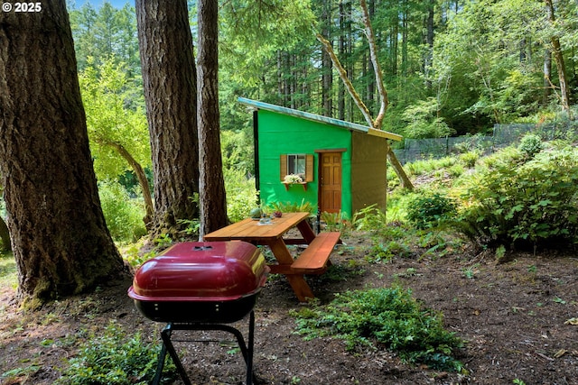 91625 W Fork Rd, Deadwood, OR 97430 - view of shed with a view of trees