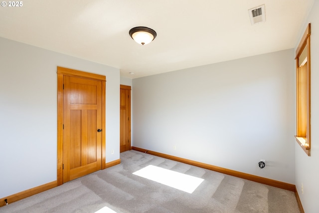 371 Summit Ridge Dr, The Dalles, OR 97058 - unfurnished room with light colored carpet and baseboards