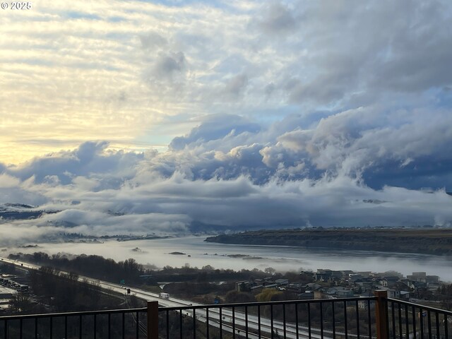 371 Summit Ridge Dr, The Dalles, OR 97058 - water view