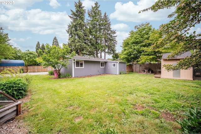 2115 NE 86th Ave, Vancouver, WA 98664 - view of yard featuring an outdoor structure