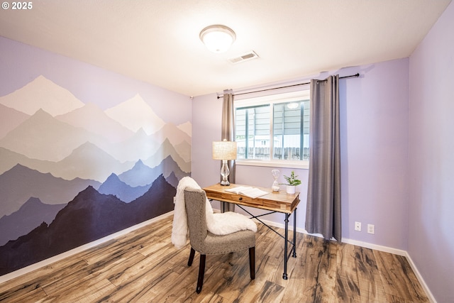 5354 Cody Ave, Eugene, OR 97402 - home office with wood finished floors
