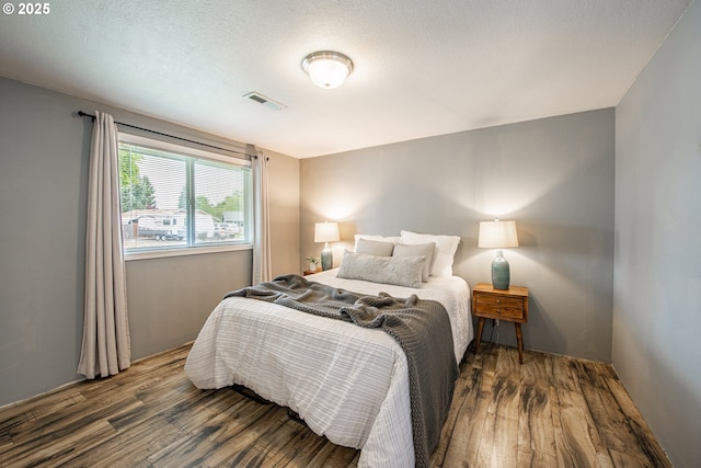 5354 Cody Ave, Eugene, OR 97402 - bedroom featuring wood finished floors