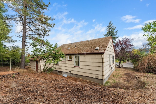 3148 Willamette St, Eugene, OR 97405 - view of side of home featuring crawl space and a shingled roof