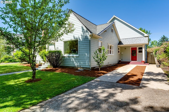 1556 Washington St, Eugene, OR 97401 - view of front of home with a shingled roof and a front lawn