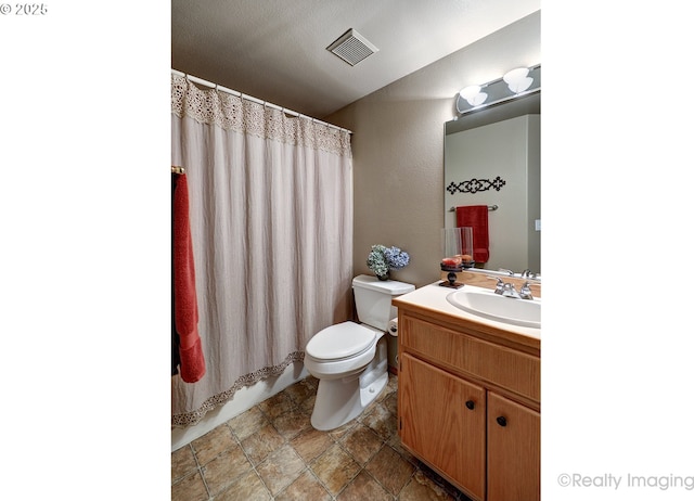 9312 NE 30th Ave, Vancouver, WA 98665 - full bath featuring vanity, stone finish floors, and a shower with curtain