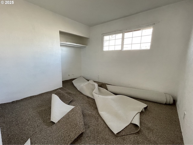 bedroom with carpet