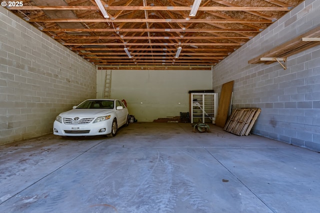 36555 Mcgowan Creek Rd, Springfield, OR 97478 - view of garage