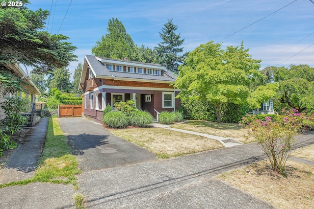1605 NE 76th Ave, Portland, OR 97213 - view of front of home with covered porch and driveway