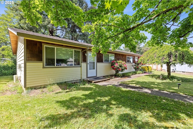14737 SW Hall Blvd, Tigard, OR 97224 - ranch-style house with a front lawn