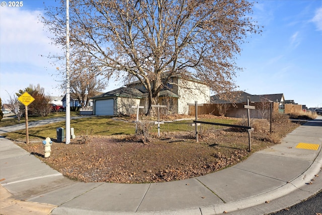 view of front facade featuring a garage