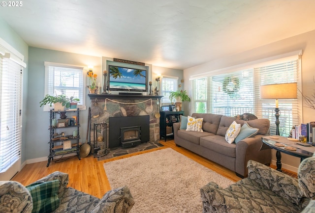 2507 NE 59th St, Vancouver, WA 98663 - living area featuring wood finished floors and baseboards