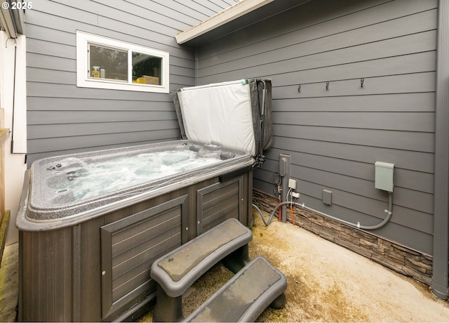 2507 NE 59th St, Vancouver, WA 98663 - exterior view of a hot tub