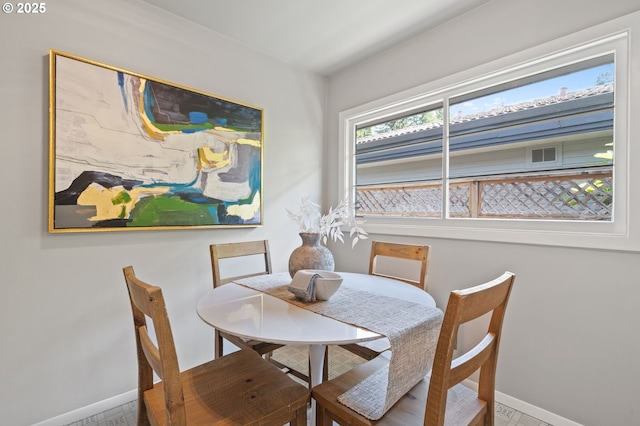17787 Kelok Rd, Lake Oswego, OR 97034 - dining space with baseboards