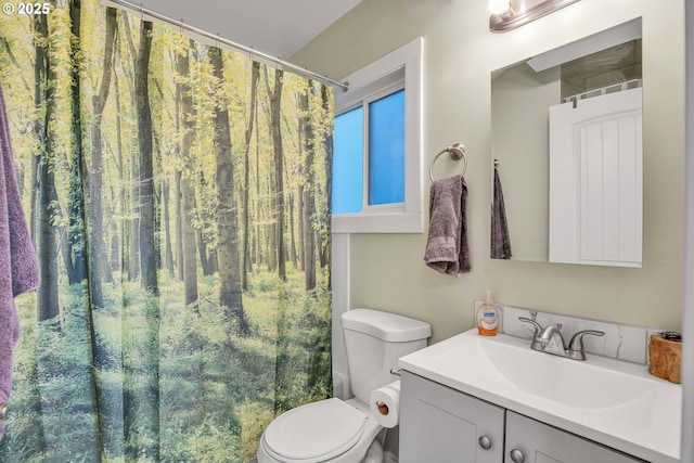 217 N Molalla Ave, Molalla, OR 97038 - bathroom featuring vanity and a shower with shower curtain