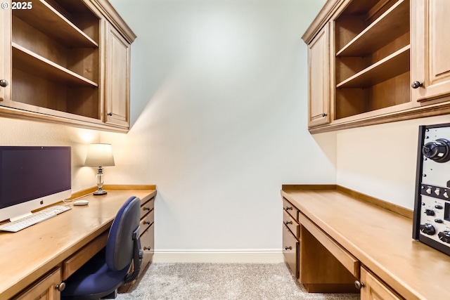 13902 SW Andrew Ter, Portland, OR 97224 - office space with light carpet and built in study area