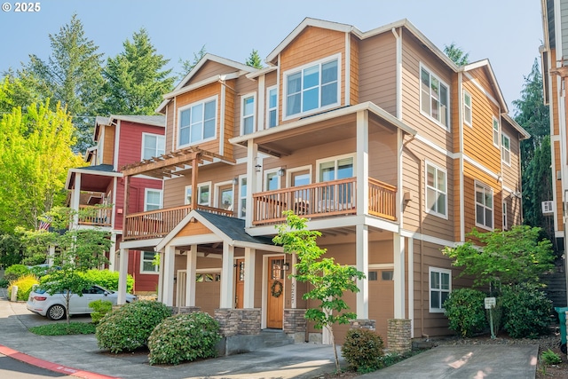 5227 SW Shattuck Rd, Portland, OR 97221 - view of front of house featuring a balcony