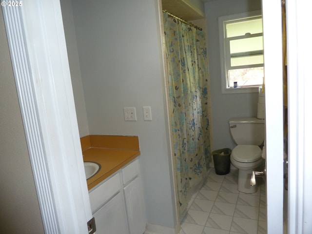 22225 SE Peggy Ann Dr, Damascus, OR 97089 - full bath featuring toilet, vanity, and a shower with curtain