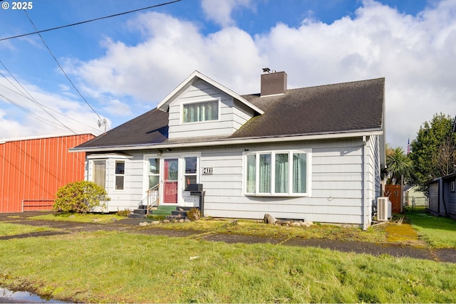 view of front of house with a front yard