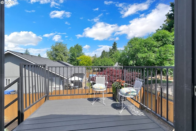 4634 Harriet Ave, Eugene, OR 97402 - view of wooden deck