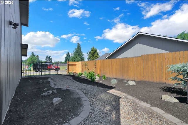 4634 Harriet Ave, Eugene, OR 97402 - view of fenced yard
