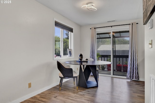 4634 Harriet Ave, Eugene, OR 97402 - dining area featuring wood finished floors and baseboards