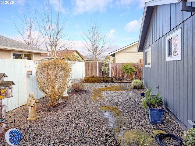 427 E Clackamas Cir, Woodburn, OR 97071 - view of yard with fence