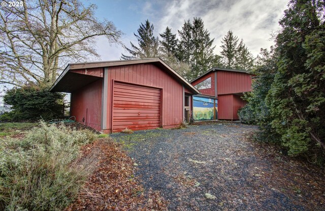 detached garage with driveway