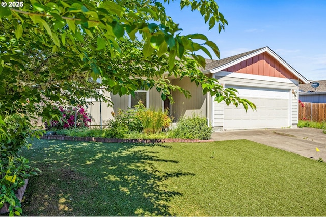 1222 Laurel Ct, Sweet Home, OR 97386 - view of front facade featuring an attached garage and concrete driveway