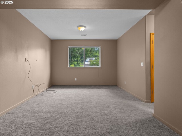 17555 Koch Ct, Sandy, OR 97055 - empty room featuring carpet flooring and baseboards