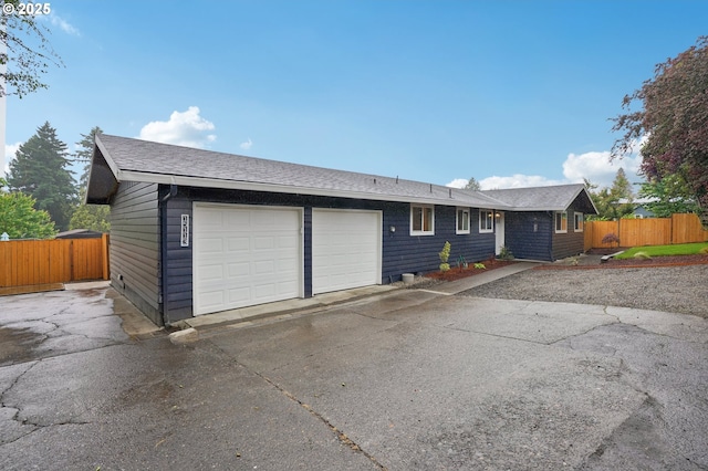 15113 SE Oatfield Rd, Milwaukie, OR 97267 - ranch-style house featuring a garage and asphalt driveway