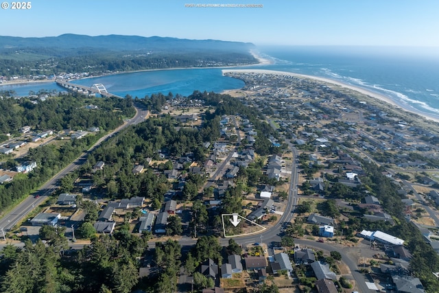 Listing photo 3 for 2017 NW Bayshore Dr, Waldport OR 97394