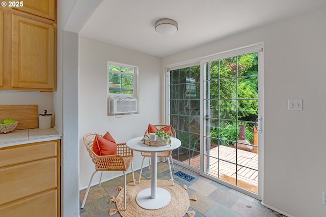 2951 NE 35th Ave, Portland, OR 97212 - dining room featuring baseboards