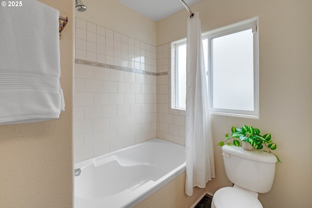 2951 NE 35th Ave, Portland, OR 97212 - full bathroom featuring shower / bath combo and toilet