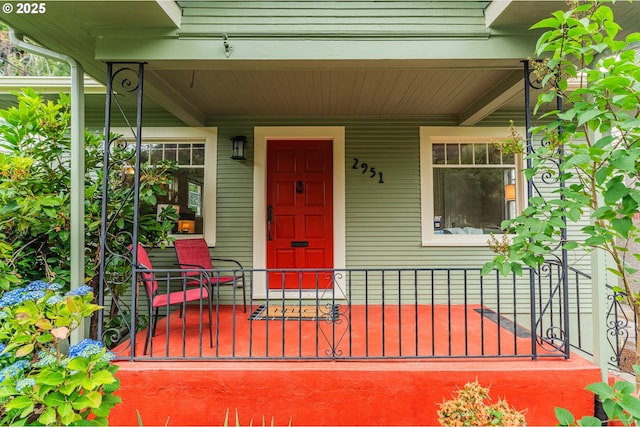 2951 NE 35th Ave, Portland, OR 97212 - entrance to property with a porch