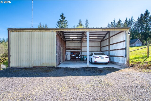 view of pole building featuring a carport