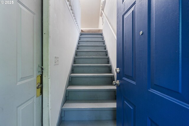 1225 NE 3rd Ave, Hillsboro, OR 97124 - view of staircase