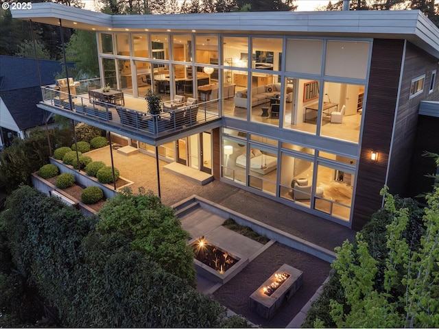 1900 Crest Dr, Lake Oswego, OR 97034 - rear view of property featuring an outdoor fire pit