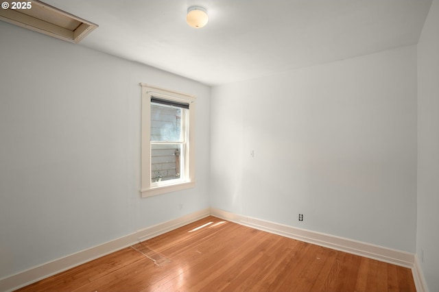 9465 N Midway Ave, Portland, OR 97203 - empty room featuring light wood-type flooring and baseboards