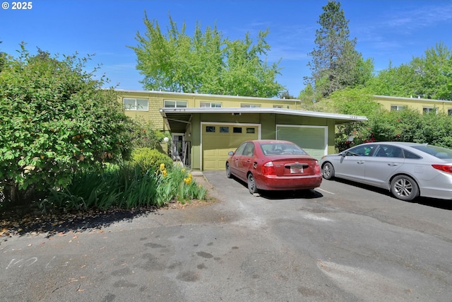 1438 Quaker St, Eugene, OR 97402 - view of front of property with driveway