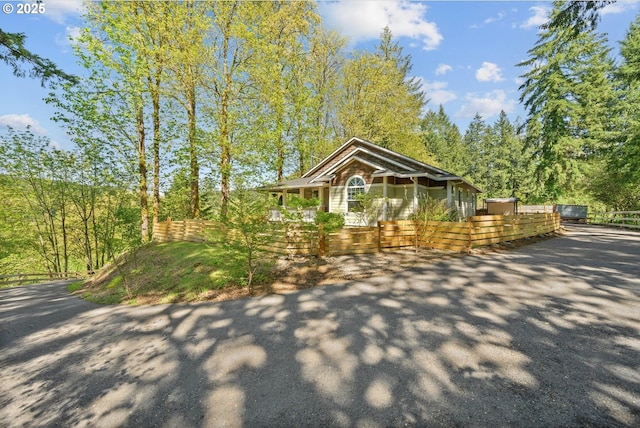 15564 S Neibur Rd, Oregon City, OR 97045 - rustic home featuring covered porch and fence