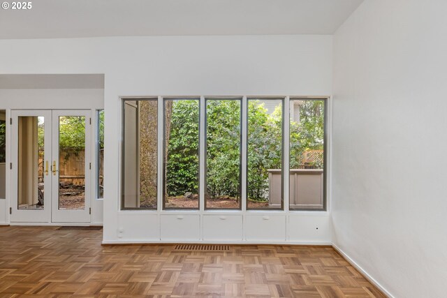 589 Ridgeway Rd, Lake Oswego, OR 97034 - empty room with baseboards