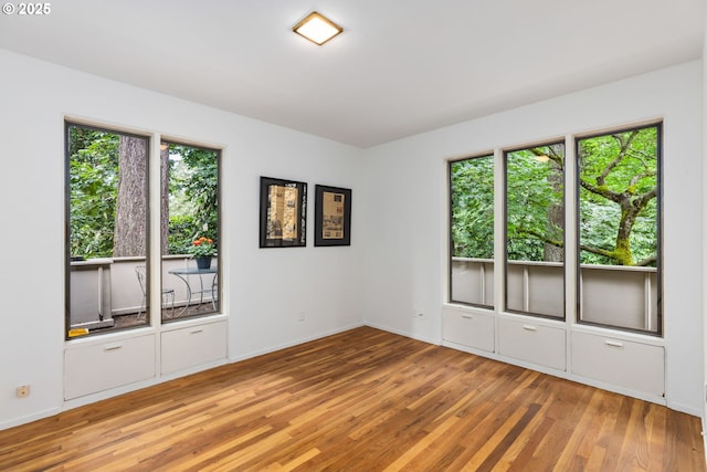 589 Ridgeway Rd, Lake Oswego, OR 97034 - spare room featuring light wood-type flooring and baseboards