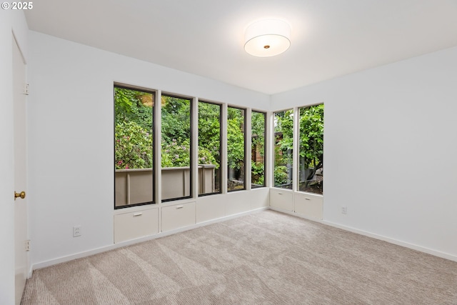589 Ridgeway Rd, Lake Oswego, OR 97034 - unfurnished room featuring carpet flooring and baseboards