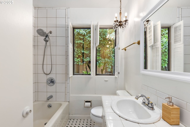 589 Ridgeway Rd, Lake Oswego, OR 97034 - full bathroom with vanity, bathtub / shower combination, a chandelier, and tasteful backsplash