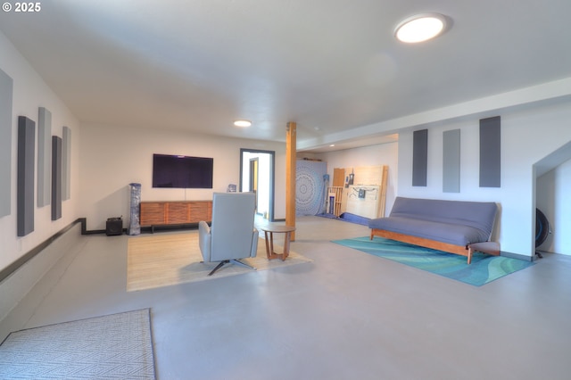 95660 Spirit Ridge Rd, Gold Beach, OR 97444 - living area with finished concrete floors and recessed lighting