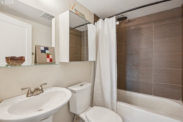 7913 SE Henderson St, Portland, OR 97206 - bathroom featuring a sink and shower / tub combo