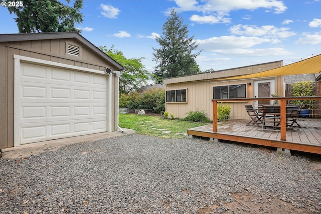 7913 SE Henderson St, Portland, OR 97206 - view of garage